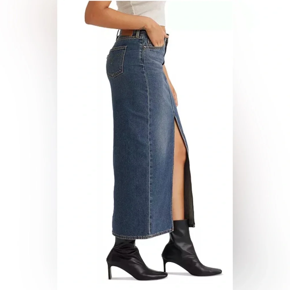 Levi's Premium Women's Mid-Rise Denim Column Ankle Skirt size 28 - Picture 2 of 3